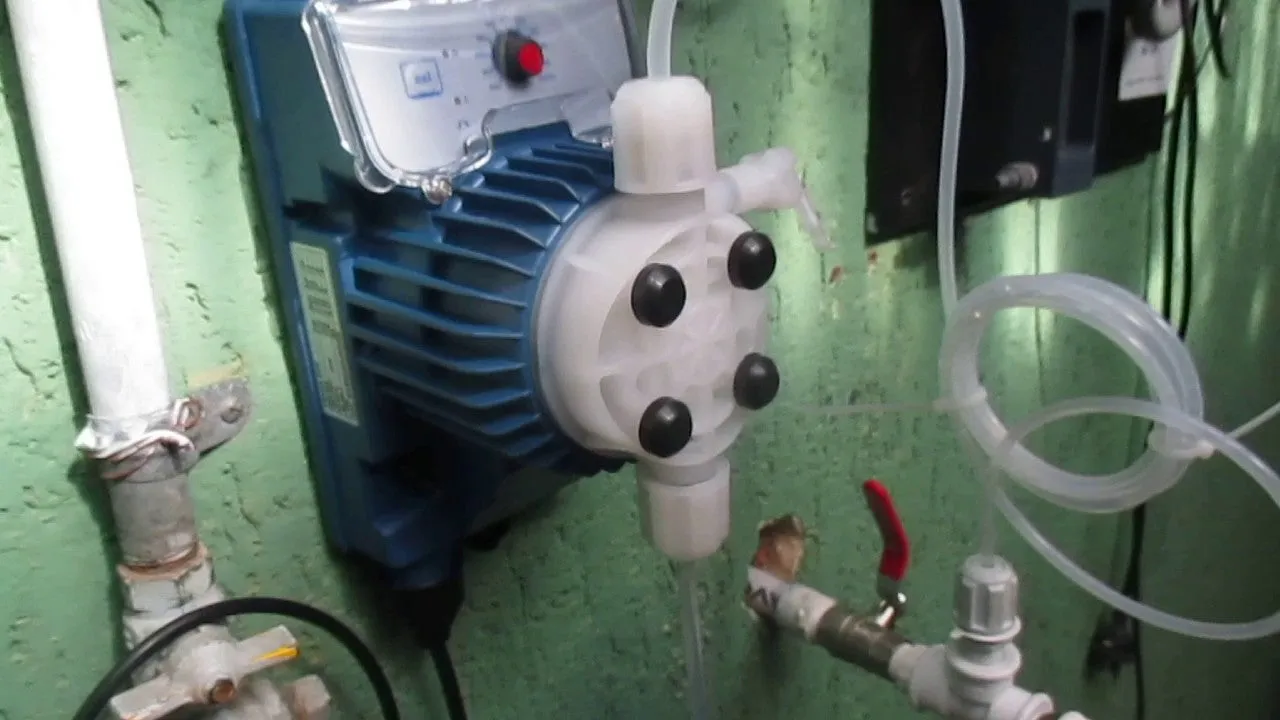 Chemical injection diaphragm pump Seko TPR  with PVDF liquid end and pH probe