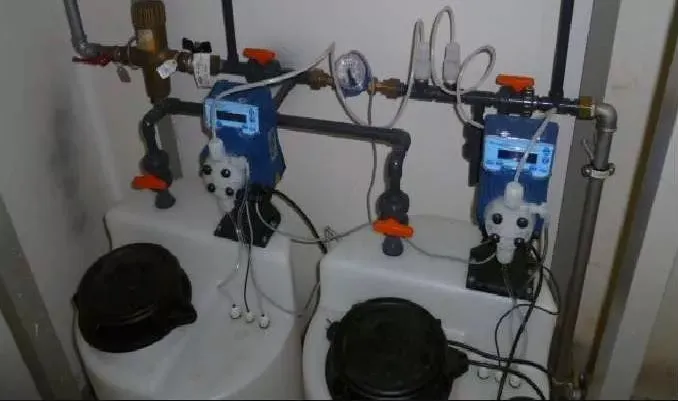 Metering diaphragm pump Seko TPR  with PVDF liquid end and pH probe